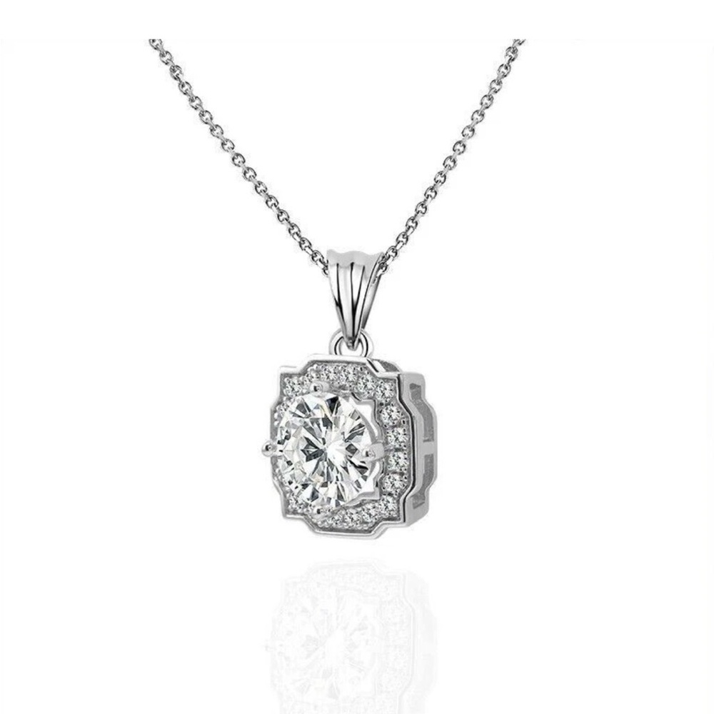 Moissanite 2ct Pendant on Silver  Necklace NEW Never Worn